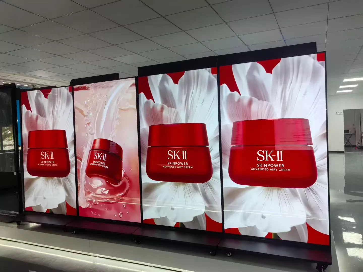 freestanding digital signage