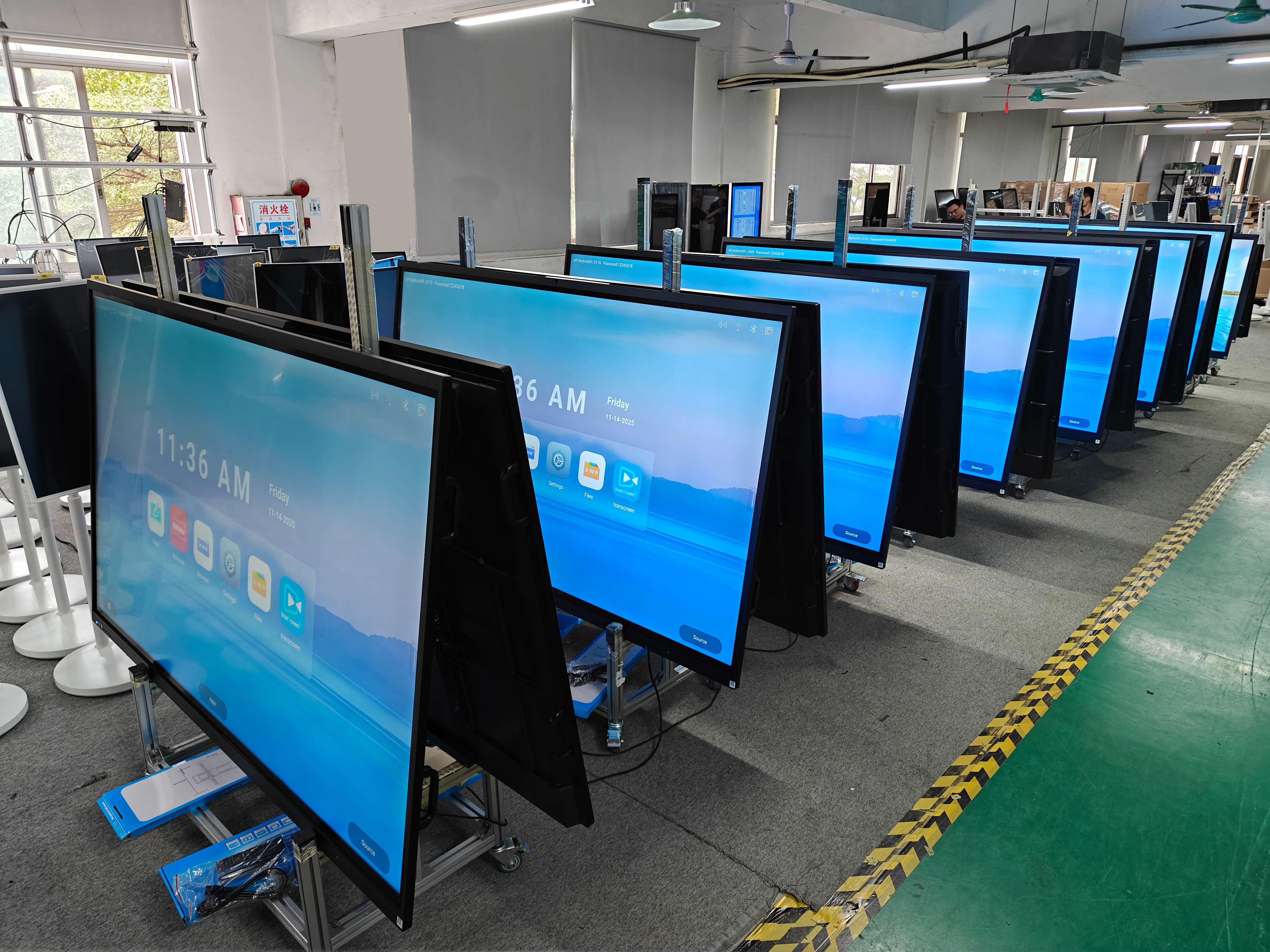 digital signage for school