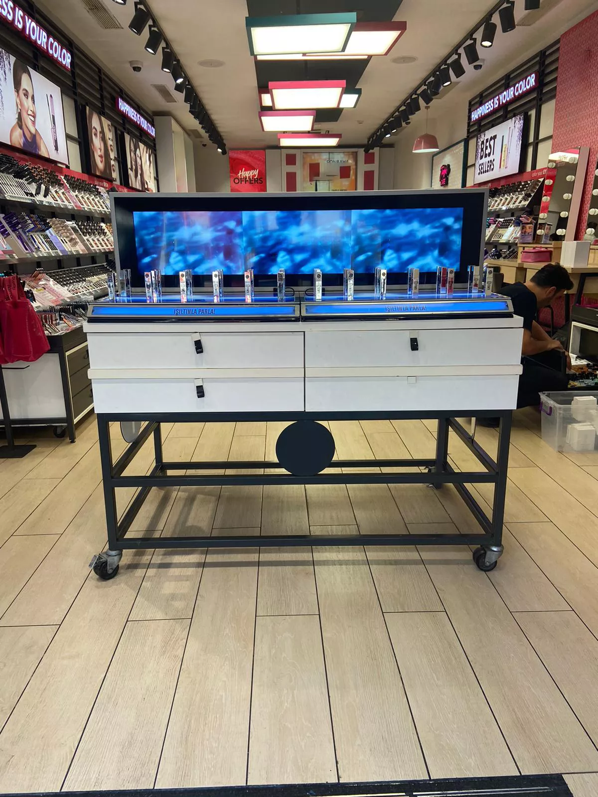 Cosmetic Store