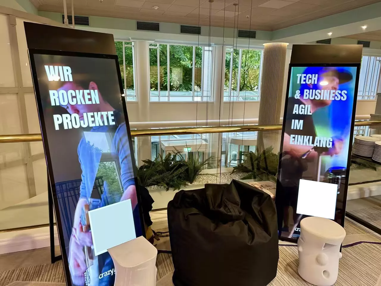 digital retail signage
